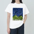 屋根裏部屋の山と夜空 ヘビーウェイトTシャツ