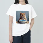 nekoと鉄の水を飲んでいる猫 Heavyweight T-Shirt