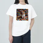 kaerinofficeのかわいいワンちゃんがたくさんのカラフルなボールの中で遊んでいる写真。 Heavyweight T-Shirt