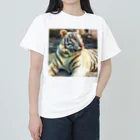 幸せうさぎのホワイトタイガー Heavyweight T-Shirt