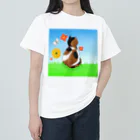 Lily bird（リリーバード）の野原の三毛猫さん ヘビーウェイトTシャツ