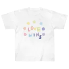 島民のlove wins! we are proud to celebrate our prides! Heavyweight T-Shirt