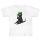 asako-shopの四葉のクローバーとねこ🍀 ヘビーウェイトTシャツ