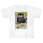 みにゆん　ねこのかわいい黒猫がプールで泳いでいるアヒルを楽しそうに見ている Heavyweight T-Shirt