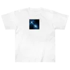 itacyoko(AIイラスト屋)の宇宙に輝く青い光 ヘビーウェイトTシャツ