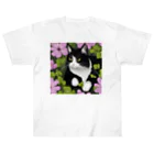 capcat1919のハチワレ白黒猫とオキザリス Heavyweight T-Shirt