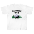 ハッピー・ラブラドールズのLabrador Mom ブラックラブラドール ヘビーウェイトTシャツ