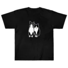 黒白部のダッチうさぎ(立)とハチワレねこ Heavyweight T-Shirt