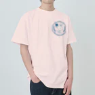gajumaleの【15周年記念🏆】オリジナルエンブレムTシャツ-くすみブルー- Heavyweight T-Shirt