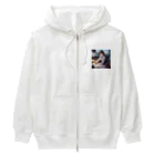 LuLu Shopの可愛らしいポニーテールヘアスタイルで爽やかな笑顔を浮かべています。 Heavyweight Zip Hoodie