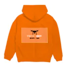 時の記録者オフィシャルショップのドローン操縦中(オレンジ) Hoodie:back