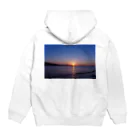 SunnySundayArtの台湾）淡水の青い夕陽 Hoodie:back