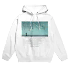 鳥救うSUZURIの『雨の日にまちあわせ』【寄付付き商品】 Hoodie