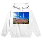 キャラメルのコスモス畑が広がる風景が絶景 Hoodie