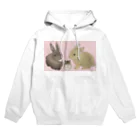 ゆるかめ[うさハム関係グッズ販売]の[三毛玉]むーふーみー背景ピンク Hoodie