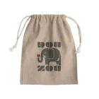 くいなの母のどうぞう？ Mini Drawstring Bag