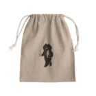 SUIMINグッズのお店のソフトクリームを急ぎめに運ぶねこ Mini Drawstring Bag