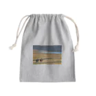 Shotfelice -Kimihiko Ikeda-の草千里ヶ浜と馬 Mini Drawstring Bag