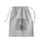 rilybiiのgrayish color × white × charcoal ×  tulip bouquet Mini Drawstring Bag