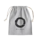 noisie_jpの【O】イニシャル × Be a noise. Mini Drawstring Bag