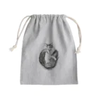 もっち（mocchi）の毛づくろいニャンコ(モノクロ) Mini Drawstring Bag