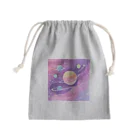 人生を笑いに変えるアートの宇宙のパワーを感じて Mini Drawstring Bag