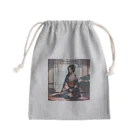 ワンダーワールド・ワンストップの浴衣を着た黑髪ロングヘアの綺麗な女性③ Mini Drawstring Bag