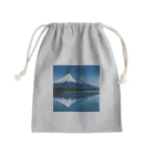 YASU1の湖に反射する富士山 きんちゃく