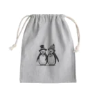 動物夫婦イラスト屋さんの帽子を被ったペンギン夫婦 Mini Drawstring Bag