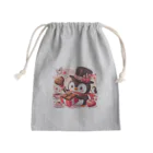 星パンダショップのチョコプレゼンツペンギン Mini Drawstring Bag