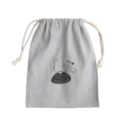 Simizimi_sizimiのしみじみしじみの中身入ってます。 Mini Drawstring Bag