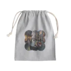 ニャーちゃんショップのヴェネツィアの運河でゴンドラに乗っているネコ Mini Drawstring Bag