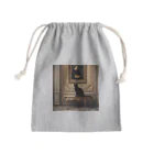 pinoko4143の絵画をバックにたたずむ黒猫 Mini Drawstring Bag