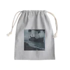 Dark Fの暗黒の海に浮かぶ腐敗した船の墓場 Mini Drawstring Bag