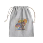 AQUAMETAVERSEの帽子をかぶった可愛い子供ゾウ Marsa 106 Mini Drawstring Bag