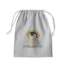 AQUAMETAVERSEの帽子をかぶった可愛い子供ペンギン Marsa 106 Mini Drawstring Bag