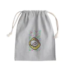 ダイナマイト87ねこ大商会のカステラの上で寝ながら時空を越えるねこです Mini Drawstring Bag