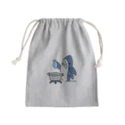 サメ わりとおもいの魚を茹でるサメ Mini Drawstring Bag