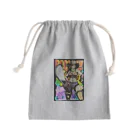 illust_designs_labのアメリカンコミック（アメコミ）風 セクシーなチェーンソーを持ったカウガール Mini Drawstring Bag