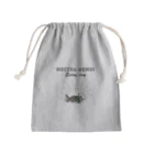 屋台 urukaのMECCHA NEMUI らっこ Mini Drawstring Bag