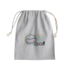 ダイナマイト87ねこ大商会の水槽でからあげとタニシを飼うねこです Mini Drawstring Bag