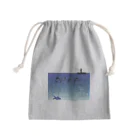 Nap Studio.のBuscando peixe plátano Mini Drawstring Bag