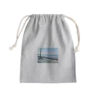 気まぐれニンニクの海岸のひととき Mini Drawstring Bag