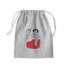 LalaHangeulのクリスマスの靴下が小さ過ぎると文句を言う皇帝ペンギンの子供 Mini Drawstring Bag