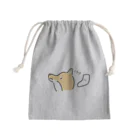 ねこやにわとりやの靴下はくのがいやな犬-カラー Mini Drawstring Bag