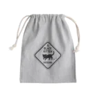 nya-mew（ニャーミュー）のちっこい黒猫通ります！ Mini Drawstring Bag