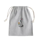 グレープオリジナルショップのにんじんを食べるウサギ Mini Drawstring Bag