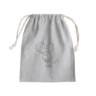 いろんな動物と戯れる広場のチーズを抱えて急ぐネズミ Mini Drawstring Bag