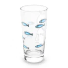 mkumakumaの魚柄のTシャツを着た猫の柄ー３ Long Sized Water Glass :back