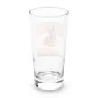 キャリーのふわふわのクッションで遊ぶウサギの赤ちゃん Long Sized Water Glass :back